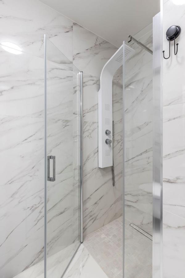 Apartman Lukiana*** Apartment สปลิท ภายนอก รูปภาพ