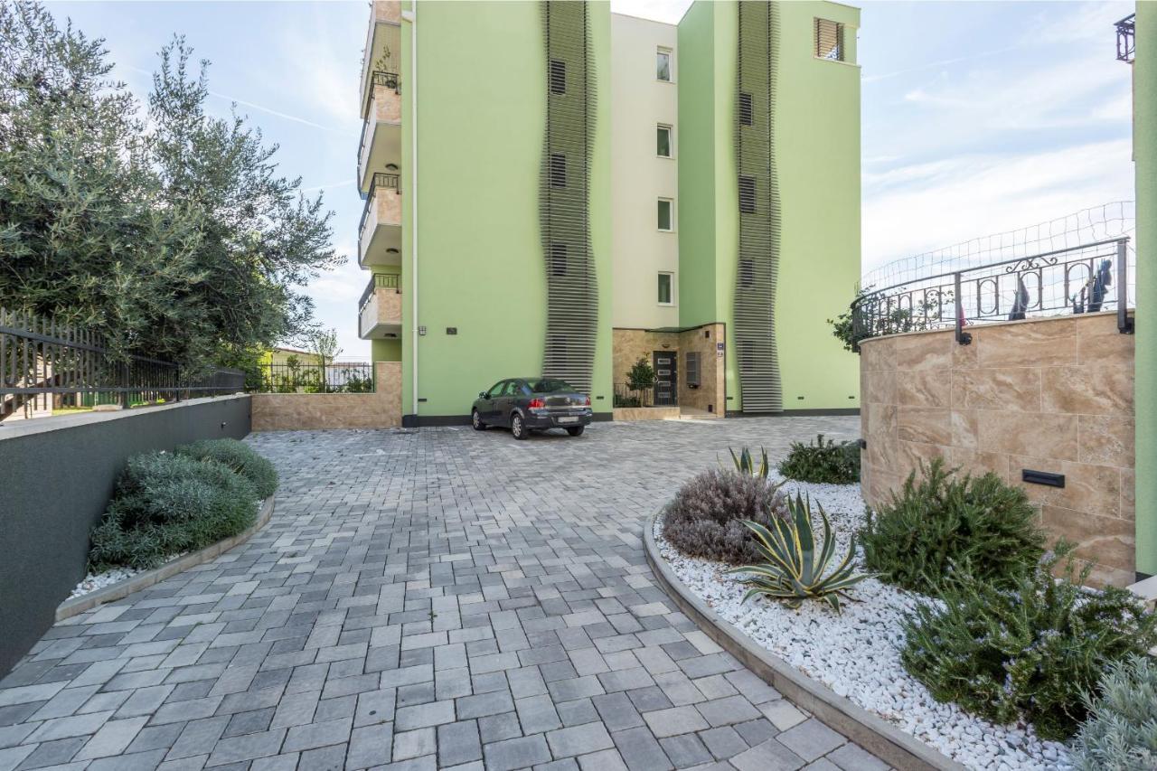 Apartman Lukiana*** Apartment สปลิท ภายนอก รูปภาพ