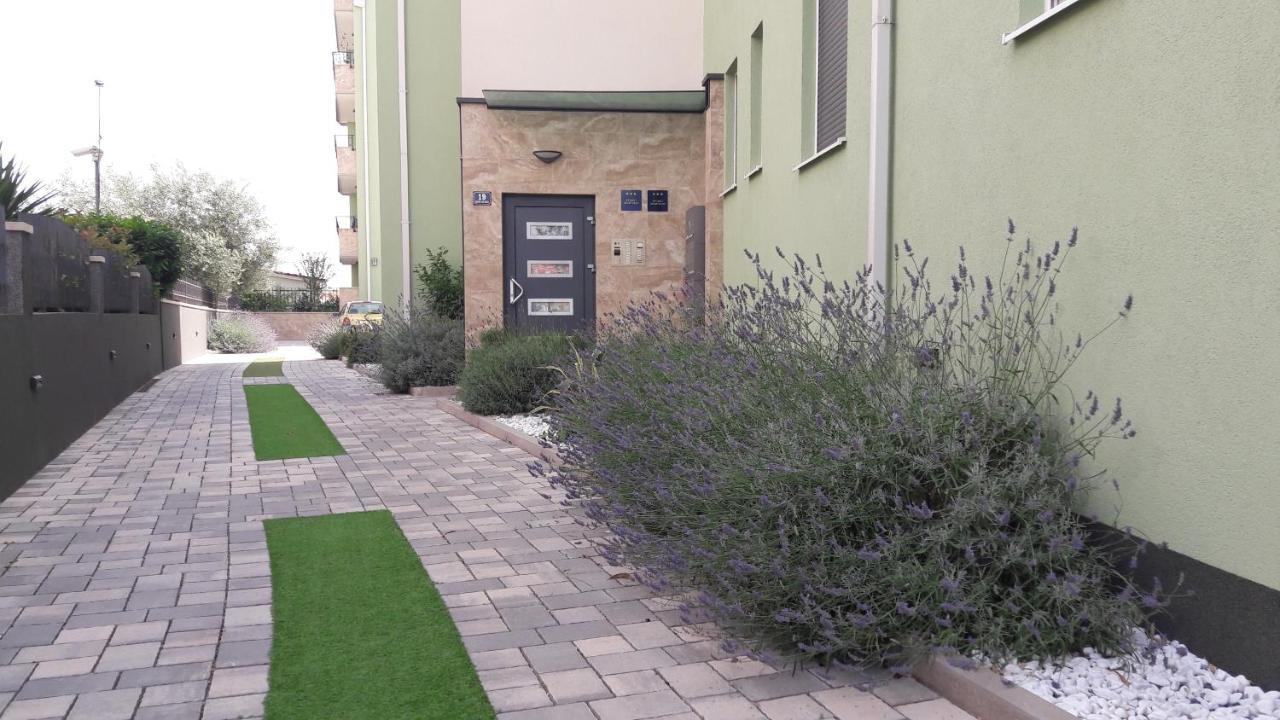 Apartman Lukiana*** Apartment สปลิท ภายนอก รูปภาพ